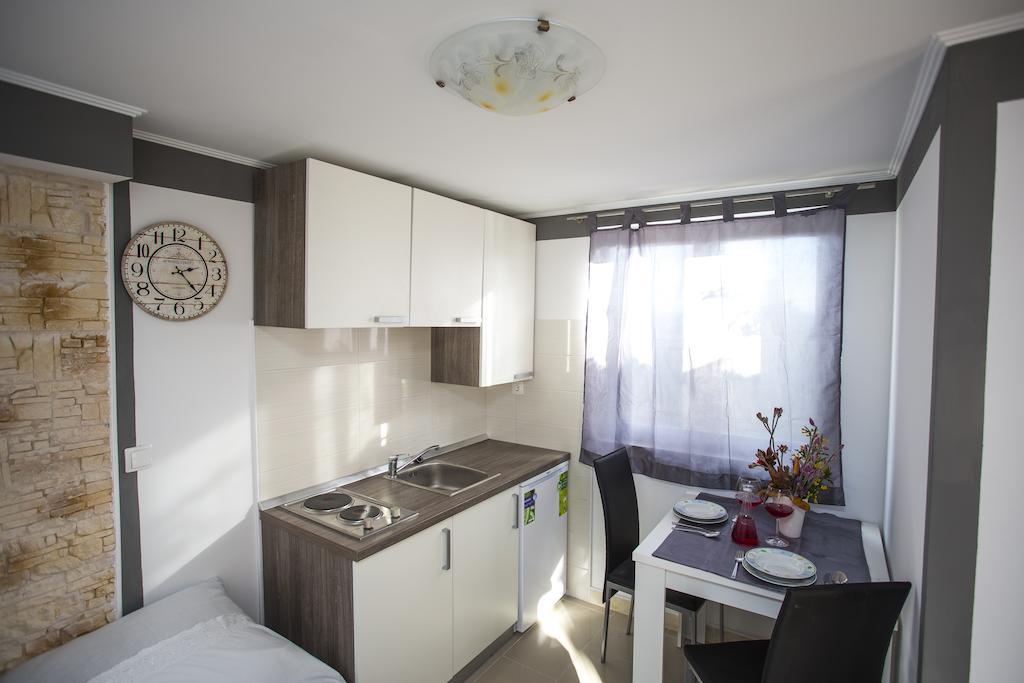 Apartments Vukman Trogir Rum bild